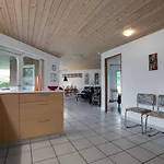Casa de Férias For The Family In Quiet Surroundings